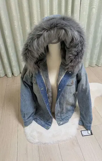 후드 부착 라이트 블루 데님 자켓