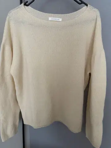 [ 새상품급 ] GALERIE VIE 크림색 긴팔 스웨터 울 100%