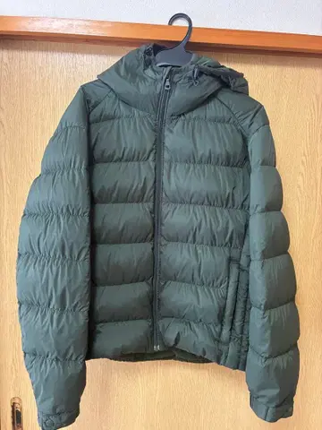 유니클로 다운 남성용 그린 녹색 M 후드 부착