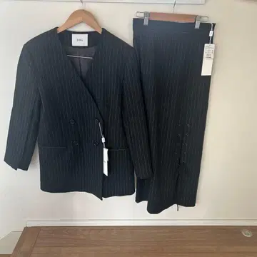 코엘 coel 밑단 슬릿 노카라 자켓 레이스업 타이트 스커트