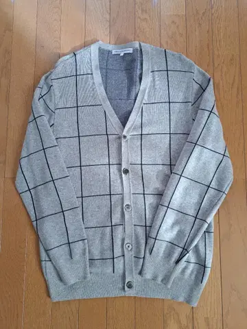 [새상품급] 그린 라벨 릴랙싱 그레이 체크 무늬 V넥 가디건