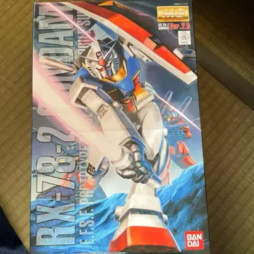 MG 1/100 RX-78-2 건담 ver.2.0 미조립