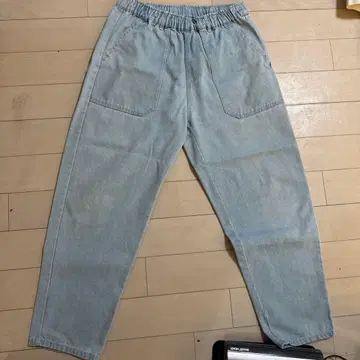 라이트 블루 이지 팬츠