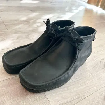 Clarks 왈라비 블랙 가죽 처카 부츠 28cm