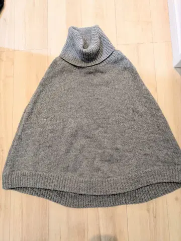 윔 가젯 그레이 니트 판초