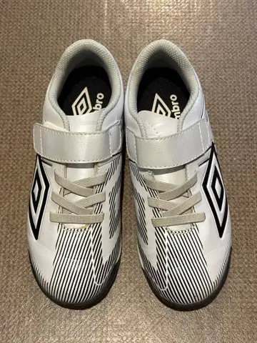 엄브로 축구화 19.0cm