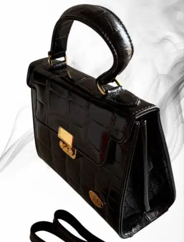 블랙 크로커다일 패턴 핸드백