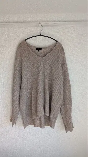 Theory 베이지 V넥 스웨터 S