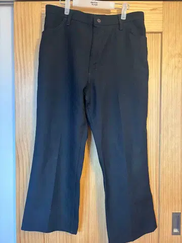 Wrangler 런처 블랙 플레어 팬츠 묶음 할인 있습니다.