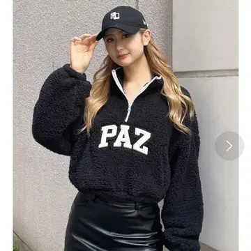 GYDA 하프 지퍼 보아 숏 상의