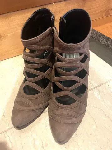 그레이지 스웨이드 부티 Pinky&Dianne