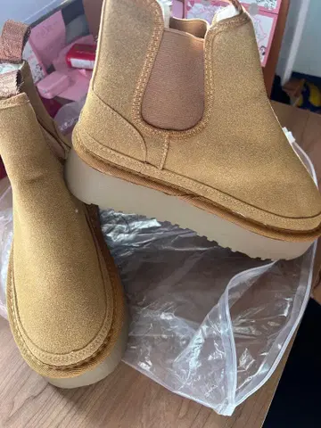 베이지 사이드 고어 통굽 부츠