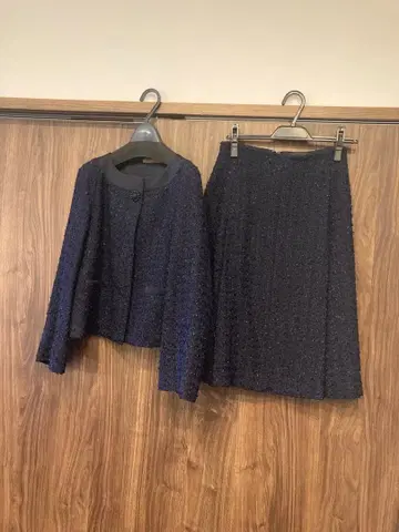 투 비 시크 네이비 트위드 스커트 수트