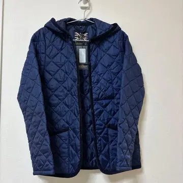 택 포함 새상품 라벤햄 클레이던 퀼팅 코트 네이비 38