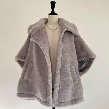 미사용 새상품 베어 판초 알파카 소재 테디 케이프 페일 그레이