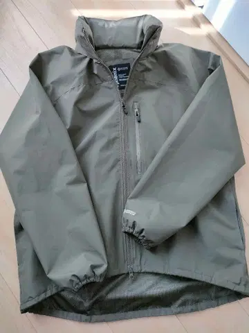 별주 GORE-TEX WINDSTOPPER STAND JACKET