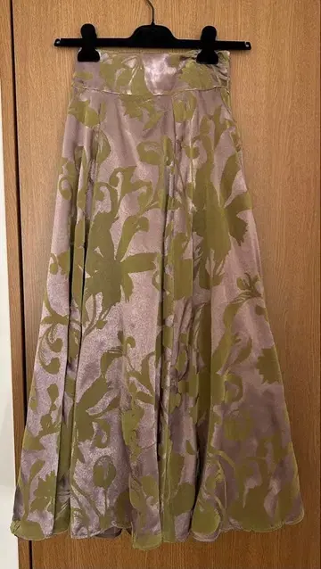 FRAY I.D 꽃무늬 플레어 롱 스커트