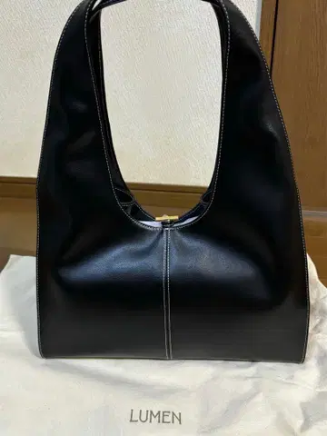 LUMEN 블랙 가죽 토트백