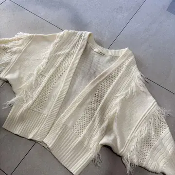 아이보리 프린지 니트 가디건