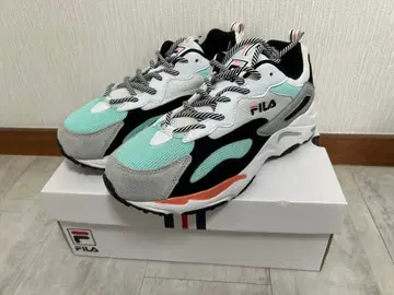 미착용 새상품 FILA 스니커즈