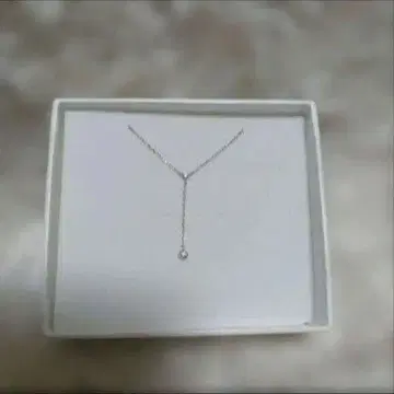 미사용 새상품 4C 실버 Y자형 목걸이