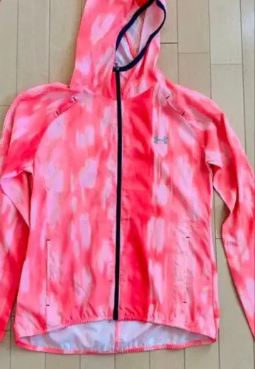 언더아머 윈드 브레이커 여성용