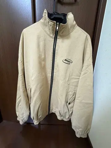 Newtro 베이지 집업 자켓