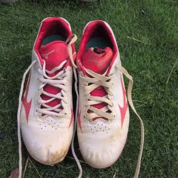 미즈노 스파이크 슈즈 화이트/레드 24.5cm