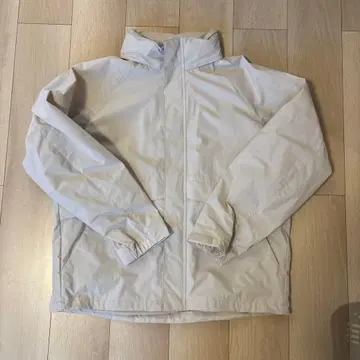 UNIQLO 화이트 마운틴 파카