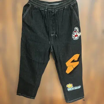 그래픽 디자인 자수 블랙 데님 팬츠