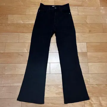 YANUK 플레어 데님 W23 b18m