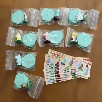 즐거운 무민 가족 피규어 컬렉션 전 8종 베이스 포함