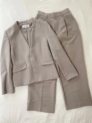 [새상품급] 로페피크닉 노라펠 자켓 셋업 매장 한정 컬러 36