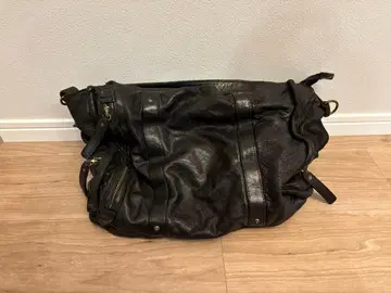 Creed 가죽 블랙 숄더백