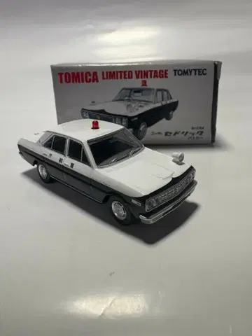 토미텍 토미카 리미티드 빈티지 닛산 세드릭 순찰차