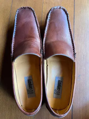 브라운 가죽 슬립온 로퍼