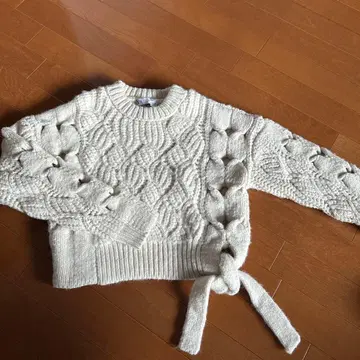 ZARA 케이블 니트 타쿠보 카린 착용