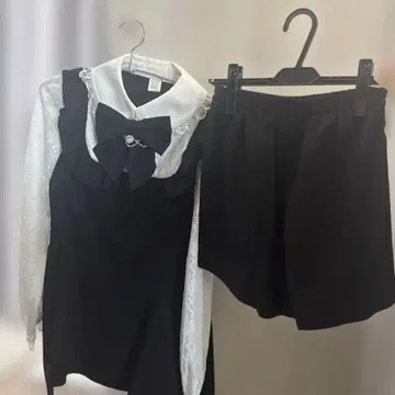 시크릿허니 레이스 소매 요크 프릴 셋업 정품