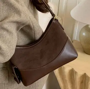 브라운 숄더백 스웨이드 가죽