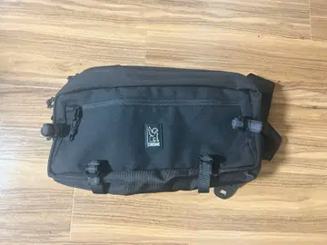 크롬 바디백 블랙