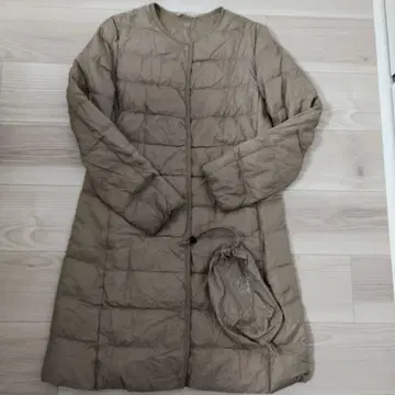 울트라 라이트 다운 베이지 롱 코트 M