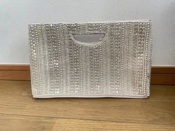 화이트 비즈 장식 클러치백