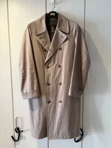 폴 스튜어트 베이지 트렌치코트