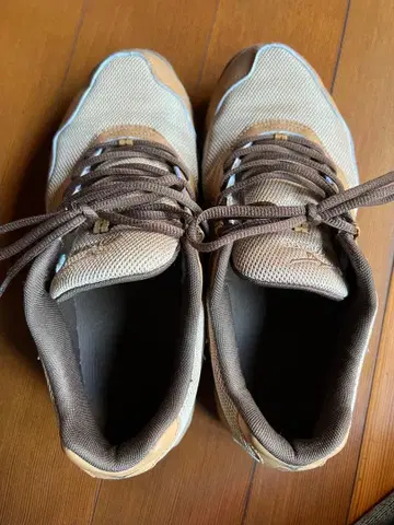 캐주얼 스니커즈 베이지와 브라운