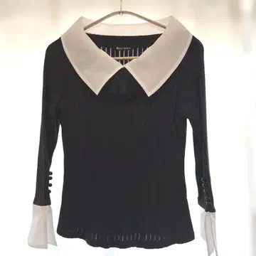 Blanc Nature 블랙 긴팔 상의