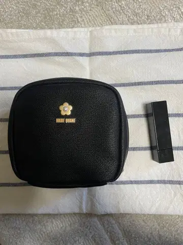 MARY QUANT 블랙 파우치