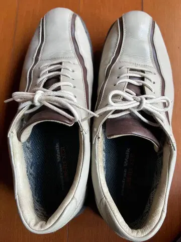 캐주얼 레이스업 스니커즈 화이트/브라운