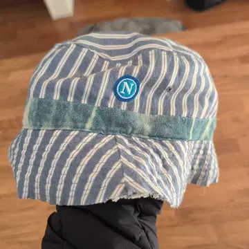 새상품 나폴리 햇 블루 화이트 스트라이프 N 로고 포함