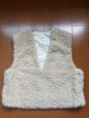 이번 시즌 신상 Ballsey 믹스 퍼 V넥 베스트 베이지