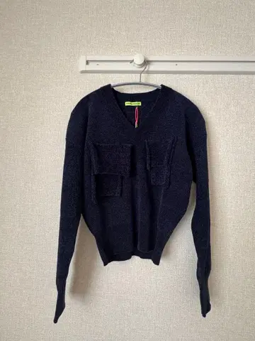 kotohayokozawa 네이비 V넥 스웨터